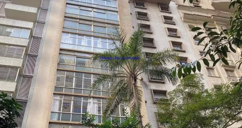 Apartamento  310m², 03 dormitórios, 02 banheiros e 01 vaga de garagem.  Condomínio com portaria e segurança.  Excelente localização