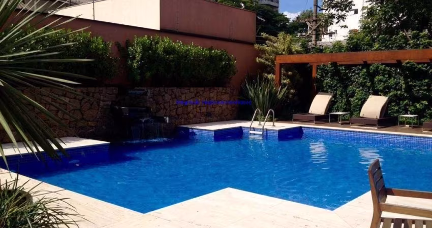Apartamento 227m², 04 dormitórios (sendo 02 suítes), 03 banheiros e 02 vagas de garagem.  Condomínio com segurança e portaria, piscina, salão de festa