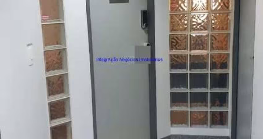 Conjunto Comercial 70m², 01 copa, 02 banheiros e 02 vagas de garagem.  Condomínio com Recepção e Segurança.  Excelente localização