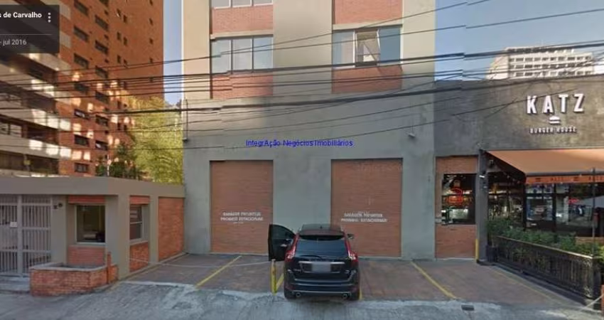 Conjunto Comercial 45m², 01 banheiro e 01 vaga na garagem.  Condomínio com Recepção e Segurança.  Excelente localização; Entre a Rua Tabapuã,