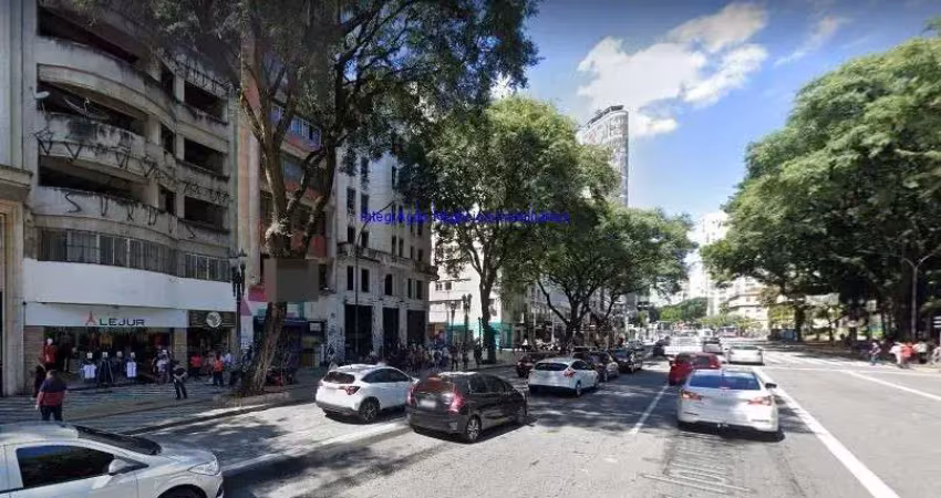 Loja 474m², 04 banheiros.  excelente localização á 2 minutos andando para a estação do metrô república; entre as ruas sete de abril