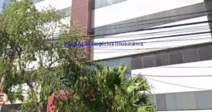 Conjunto comercial 243m², 02 banheiros e 06 vagas de garagem.  condomínio com recepção e segurança.  excelente localização á 1 minutos andando para a
