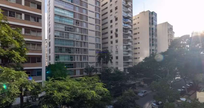 Apartamento 120m², 03 dormitórios (sendo 01 suíte), 03 banheiros e 01 vaga na garagem.  Condomínio com portaria, segurança, piscina,  churrasqueira