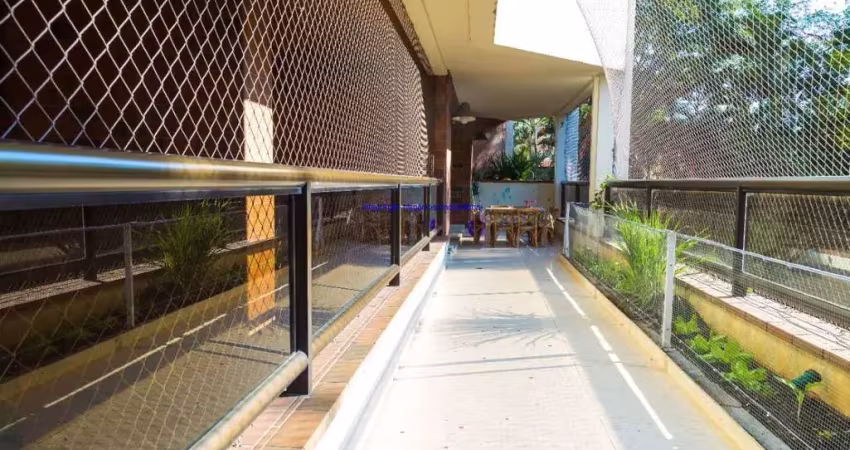 Apartamento 284m², 04 dormitórios (sendo 02 suítes), 03 banheiros e 04 vagas na garagem.  condomínio com portaria, segurança 24hrs.  excelente
