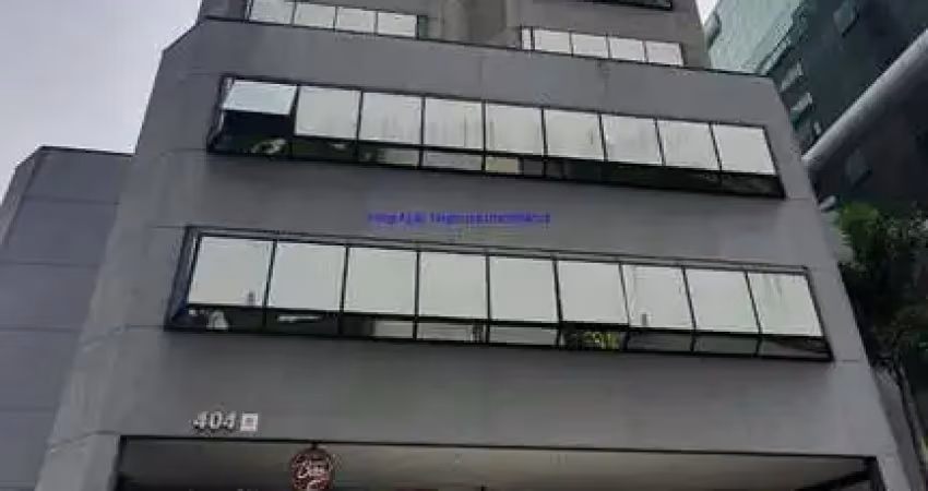Condomínio com recepção e segurança.  excelente localização á 5 minutos andando para a estação do metrô palmeiras-barra funda; entre as ruas tagipuru,