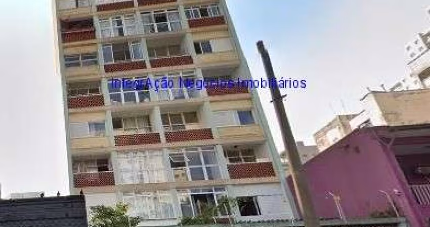 Apartamento 180m², 03 dormitórios e  02 banheiros.  Condomínio com portaria, segurança 24hrs.  Excelente localização