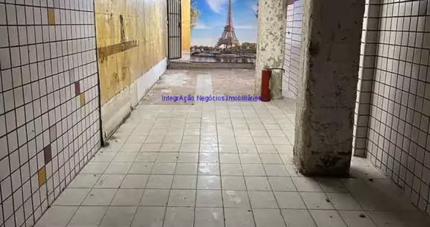 Loja 60m² e 01 banheiro.  excelente localização á 1 minuto andando para a estação do metrô sé; entre as ruas quinze de novembro,  anchieta