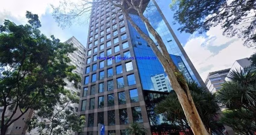 Conjunto Comercial 222m², 02 banheiros e 05 vagas na garagem.  Condomínio com recepção e segurança 24hrs.  Excelente localização
