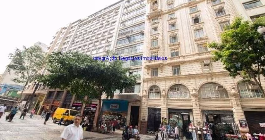 Conjunto Comercial 124m², 03 salas e 03 banheiros.  Condomínio com recepção e segurança 24hrs.  Excelente localização