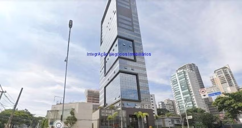 Conjunto Comercial 153m², 02 banheiros e 04 vagas na garagem.  Condomínio com recepção e segurança 24hrs.  Excelente localização