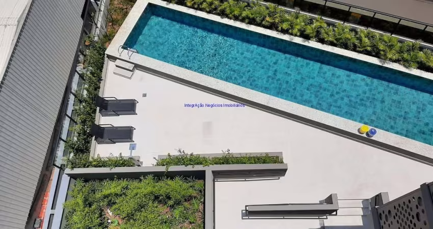 Condomínio com portaria, segurança, piscina, espaço gourmet, solarium, hidromassagem, sauna e salão de festa.  Excelente localização;