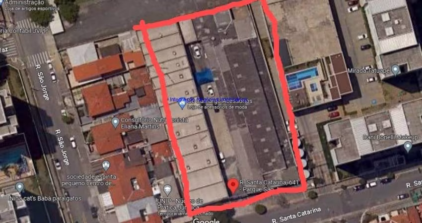 Terreno  3.162.00 m².  Excelente localização entre as Ruas São Jorge, Lourenço Vaz e Antônio Macedo.  Todas as informações