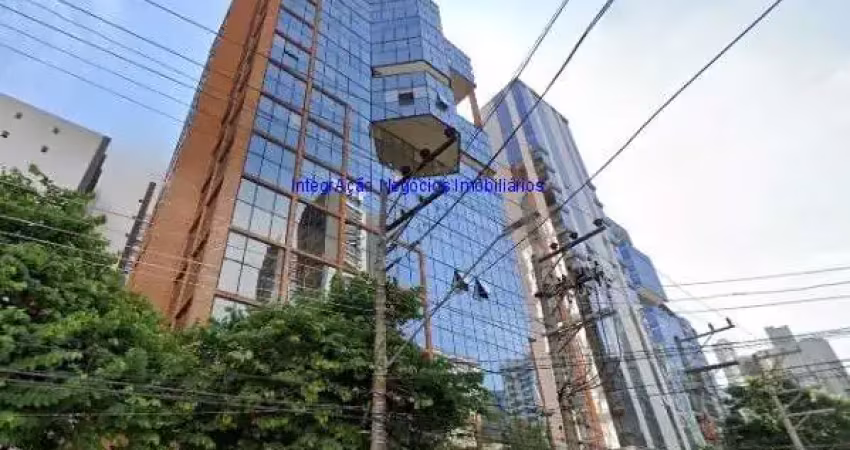 Conjunto comercial 150m², 01 banheiro e 04 vagas na garagem.  condomínio com recepção e segurança 24hrs.  excelente localização.
