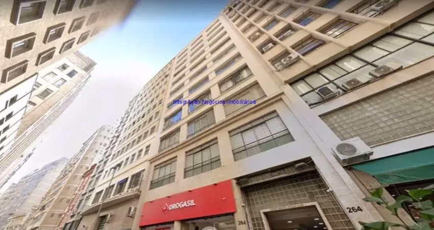 Conjunto comercial 200m², 01 copa e 02 banheiros.   condomínio com recepção e segurança 24hrs.  excelente localização.