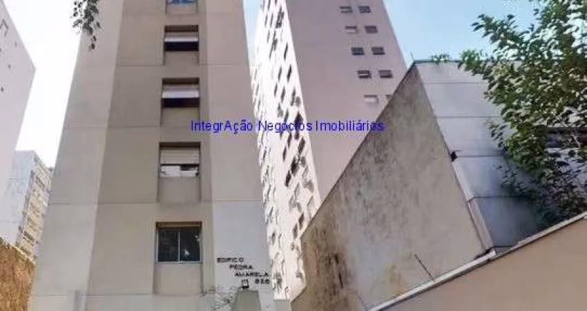 Apartamento 75m², 02 dormitórios, 01 banheiro e 01 vaga na garagem.  Condomínio com portaria, segurança 24hrs e salão de festa.  Excelente localização