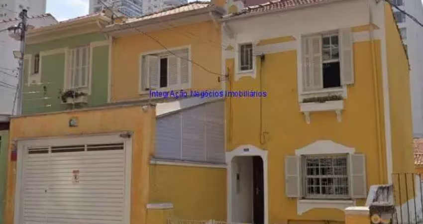 Sobrado 147m², 03 dormitórios,  02 banheiros e 01 vaga de garagem.  excelente localização á 10 minutos andando para a estação do metrô clínicas