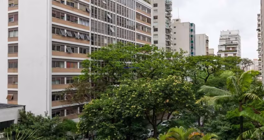 Apartamento 270m², 03 dormitórios (sendo 02 suítes), 04 banheiros e 02 vagas na garagem.  condomínio com portaria, segurança 24hrs.