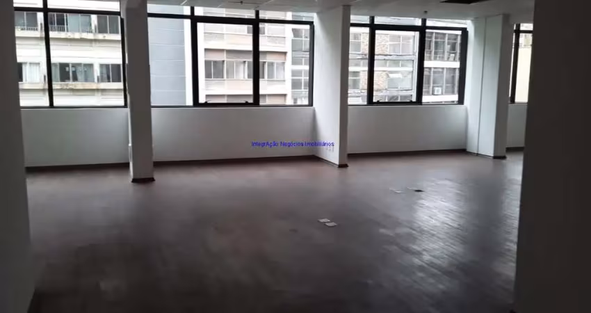 Conjunto comercial 70m², 1 banheiro com infraestrutura para mais 2 banheiros. prédio totalmente reformado e moderno.