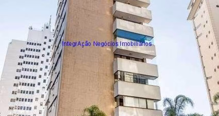 Condomínio com portaria 24hrs, piscina, salão de festa, playground e quadra poliesportiva.   Excelente localização entre as Ruas Sergipe, Ceará e Pará