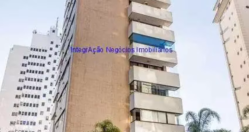 Condomínio com portaria 24hrs, piscina, salão de festa, playground e quadra poliesportiva.   Excelente localização entre as Ruas Sergipe, Ceará e Pará