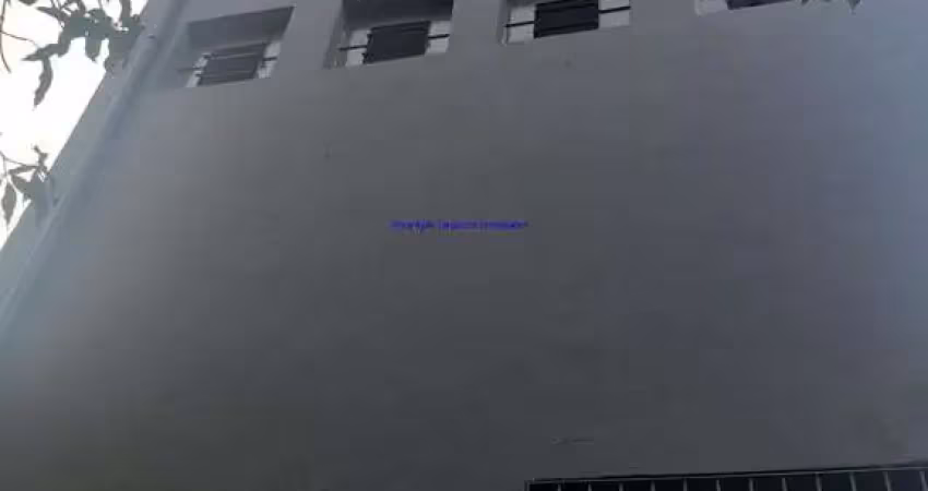 Prédio 601m², térreo: 01 salão com  02 banheiros (masculino e feminino); subsolo, 01 salão, edícula com 02 salas, 01 banheiro e 04 vagas na garagem;