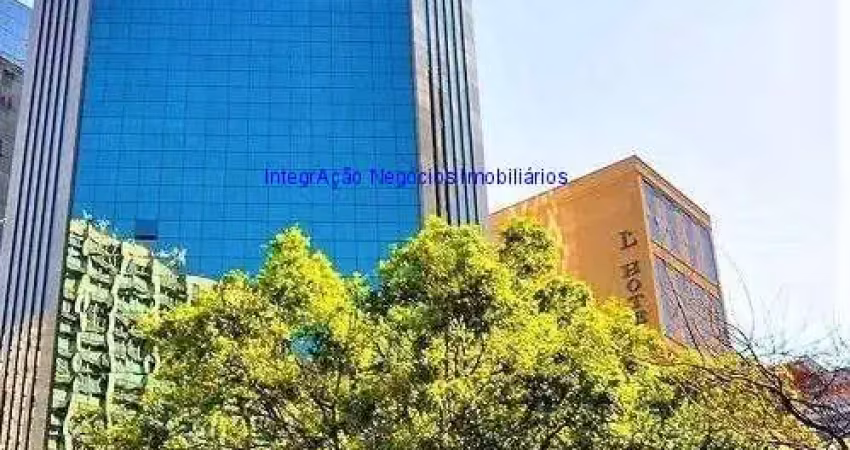 Conjunto comercial 246m², 02 banheiros e 05 vagas na garagem.    condomínio com recepção e segurança 24hrs.  excelente localização.