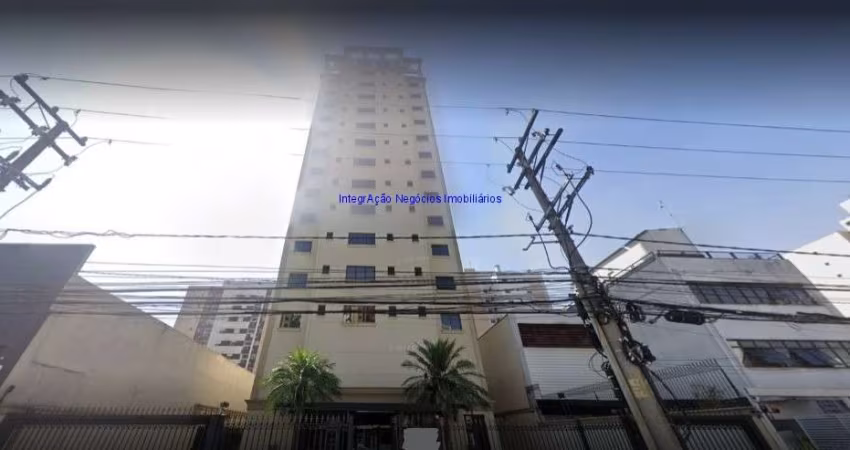Conjunto Comercial 300m², 03 banheiros e 07 vagas na garagem.  Condomínio com recepção e segurança 24hrs.  Excelente localização.