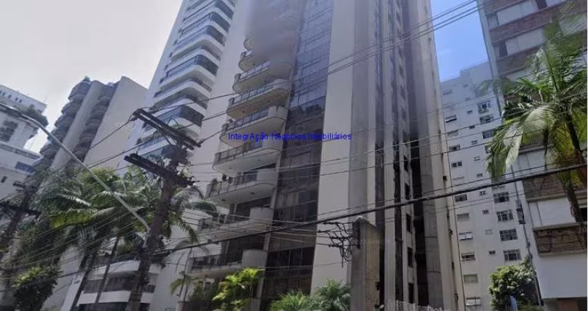 Apartamento Cobertura Triplex 642m², 18° Andar: 03 suítes ( sendo uma máster e uma suite americana),  03 banheiros (sendo 01 dividido para dois quarto
