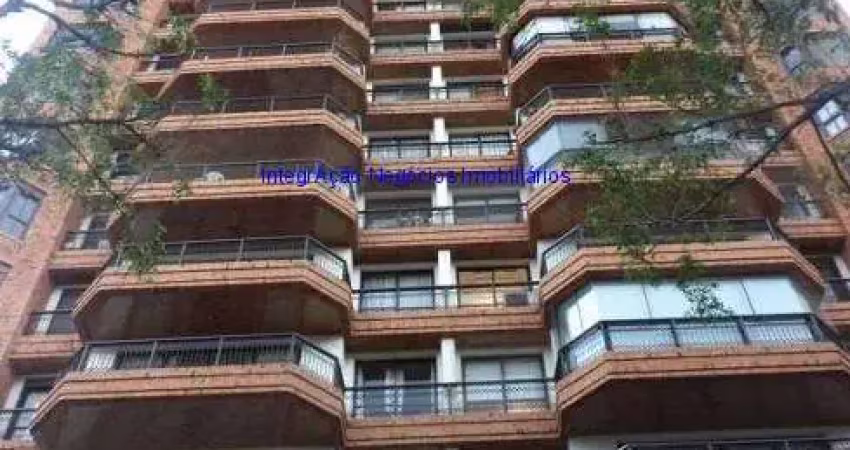Apartamento 168m², 04 dormitórios (sendo 02 suítes), 04 banheiros e 03 vagas na garagem.    condomínio com portaria, segurança 24hrs, piscina.