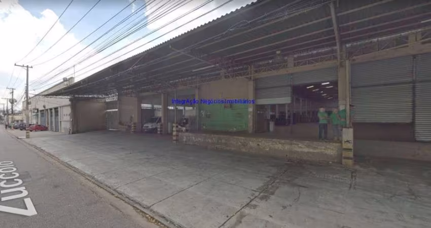 Galpão 5.271m², portaria, 14 Acessos elevados para carga e descarga, 02 docas, rampa de acesso, área de escritório e administração, almoxarifado.