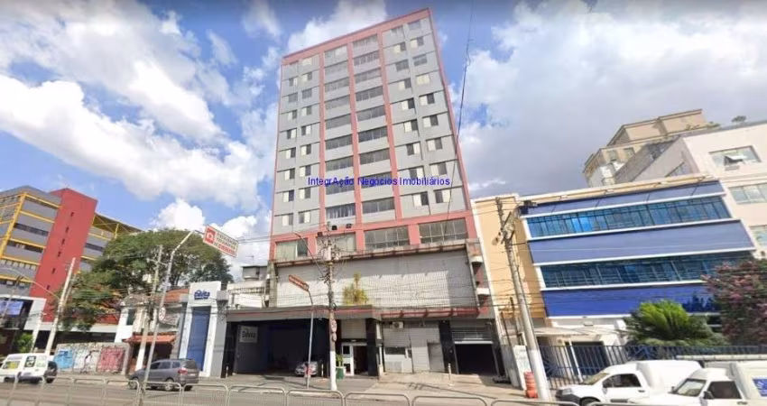 Conjunto Comercial 236m², sala ampla, 04 banheiros, copa e 02 vagas na garagem.  Condomínio com recepção e segurança 24hrs.  Excelente localização.