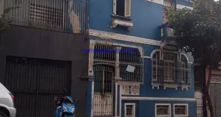 Sobrado residencial 220m², 14 dormitórios, 06 banheiros e 04 vagas na garagem.  excelente localização entre próximo do viaduto engenheiro orlando