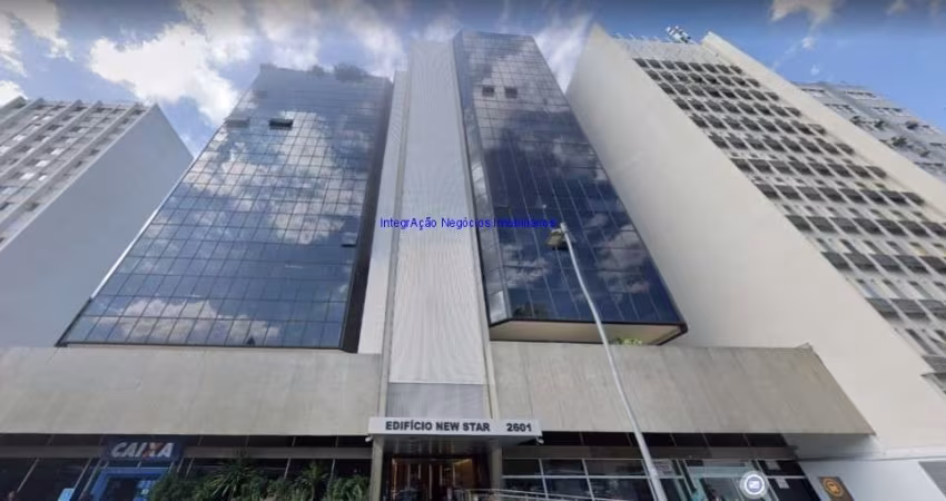 Conjunto Comercial 237.80m², 02 banheiros e 02 vagas na garagem.  Condomínio com portaria e recepção.  Excelente localização entre as Ruas Escócia.