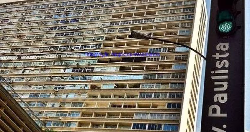 Conjunto Comercial 41m², 01 banheiro e 01 vaga na garagem.  Condomínio com portaria e segurança 24hrs.   Excelente localização.