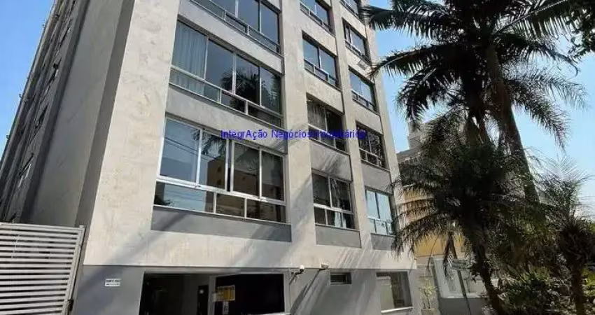 Apartamento 133.58m², 03 dormitórios (sendo 01 suíte), 03 banheiros e 01 vaga na garagem.    condomínio com portaria, segurança 24hrs, piscina.