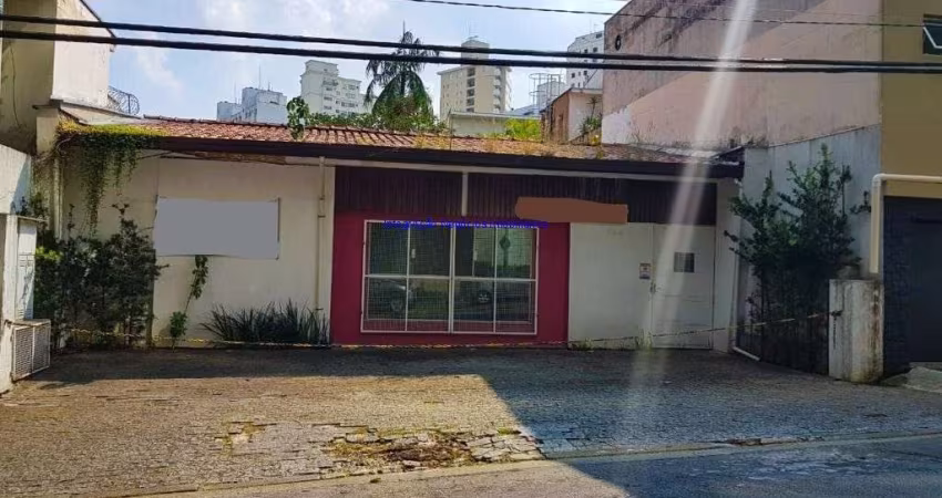 Casa Comercial 260m², recepção, 03 salas, 02 banheiros e 03 vagas na garagem.    Excelente localização entre as Ruas Doutor Tomás Carvalhal, Achilles