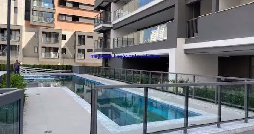 Apartamento 163m², 03 dormitórios (sendo suítes), 05 banheiros e 02 vagas na garagem.   condomínio com portaria, segurança 24hrs, piscina.