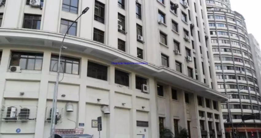 Conjunto comercial 115m², 02 banheiros.  condomínio com recepção e segurança 24hrs.  excelente localização á 3 minutos andando para a estação do metrô