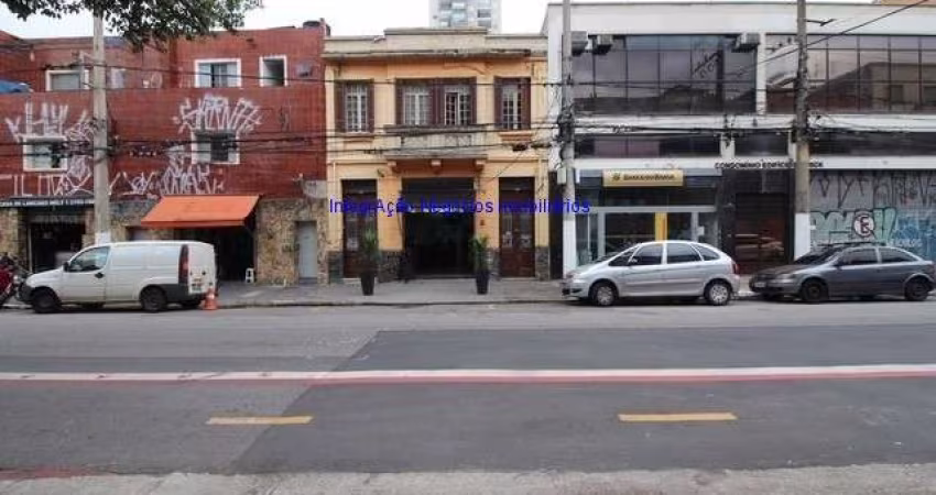 Prédio Comercial 450m², recepção, 02 banheiros, cozinha.   Excelente localização entre as Ruas Lopes Chaves, Conselheiro Brotero e Brigadeiro Galvão;