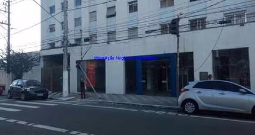 Loja 767m² e 06 banheiros.  Excelente localização entre as Ruas Doutor Dolzani, Paulo de Proença e Padre Luís Soriano.