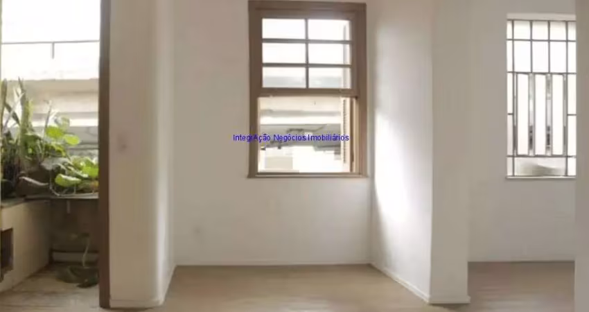 Apartamento 83m², 02 dormitórios com 03 reversível e 01 banheiro,   condomínio com portaria.   excelente localização.