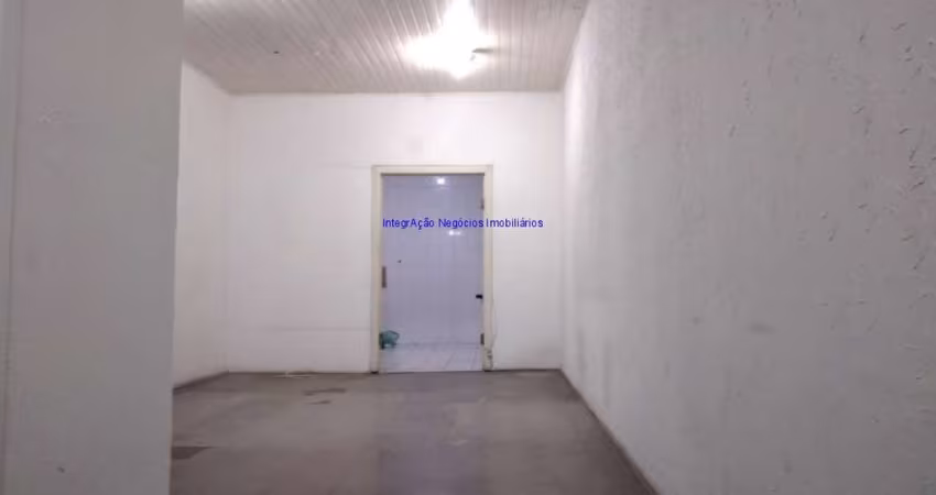 Sobrado Residencial Somente a parte de cima com 120m², 04 dormitórios e 02 banheiros.  Excelente localização á 4 minutos andando para a estação