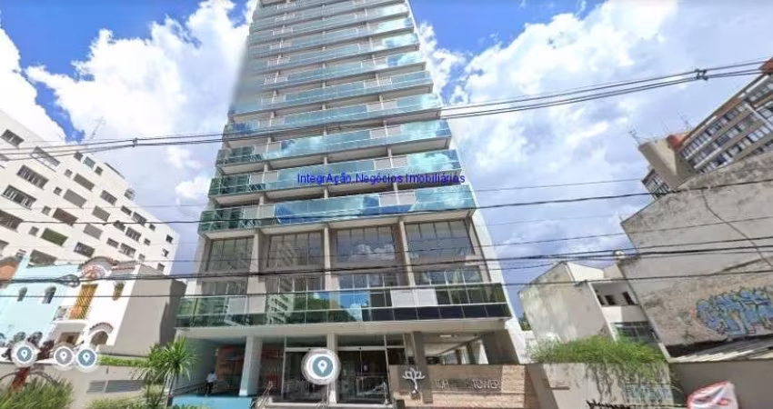 Conjunto Comercial 37,02m², 01 banheiro e 01 vaga na garagem.    Condomínio recepção e segurança 24hrs.   Excelente localização entre as Ruas dos