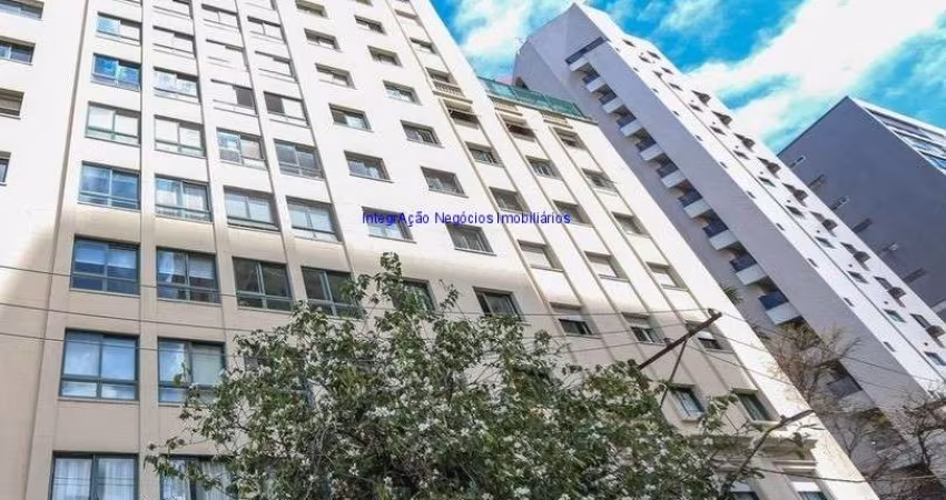 Apartamento  cobertura  172,48 m², 03 dormitórios (sendo 01 Suite), 02 banheiros e 02 vagas na garagem.  Condomínio com portaria e segurança 24hrs.