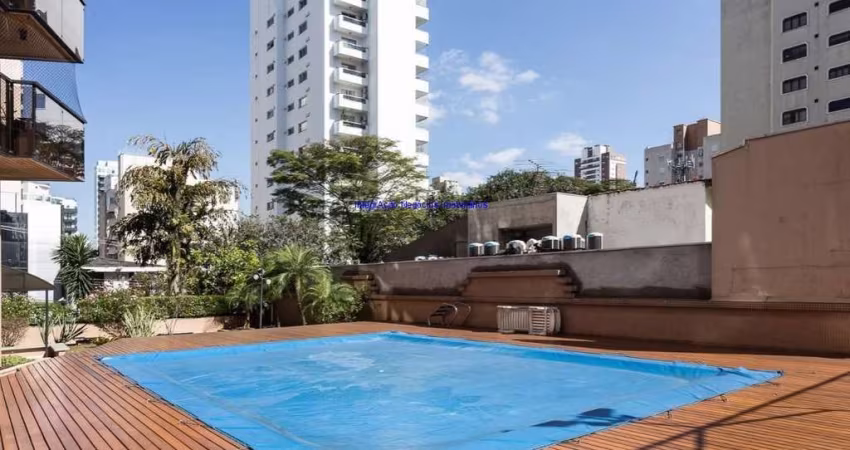 Apartamento 235m², 04 dormitórios (sendo suítes), 05 banheiros e 04 vagas na garagem.    Condomínio com portaria, segurança 24hrs, salão de festa,
