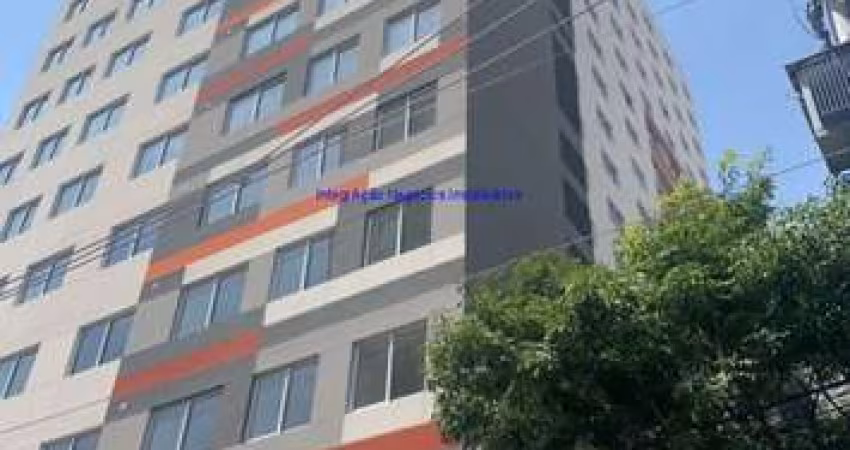 Apartamento Mobiliado 19m², 01 dormitório e 01 banheiro.   Condomínio com portaria, segurança, piscina, quadra poliesportiva e jardim.  Excelente