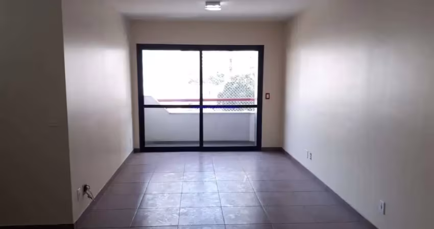 Apartamento 87m², 03 dormitórios (sendo 01 suíte), 03 banheiros e 01 vaga na garagem.  condomínio com portaria.  excelente localização