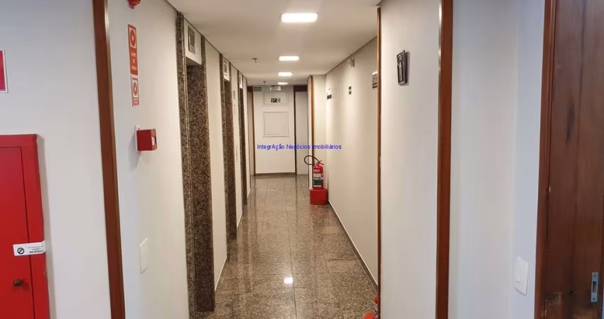 Conjunto Comercial 38m², 01 banheiro e 01 vaga na garagem.  Condomínio com recepção e segurança 24hrs.  Excelente localização entre a Rua Cravinhos,