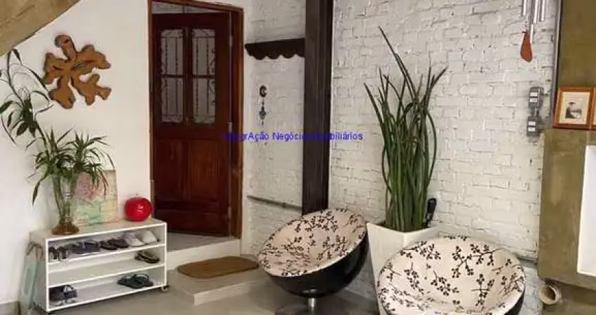 Sobrado residencial ou comercial 142m², 03 dormitórios (sendo 02 suítes), 03 banheiros e 01 vaga na garagem.   excelente localização á 9 minutos andan