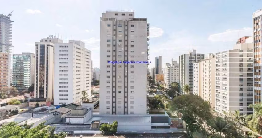 Apartamento 90m², 02 dormitórios, 02 banheiros e 01 vaga na garagem.   Condomínio com portaria 24hrs e jardim.  Excelente localização